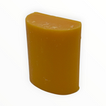 Bienenprodukte Shop festes Shampoo mit Honig und Ringelblumenextrakt in abgerundeter Form für die Haarpflege